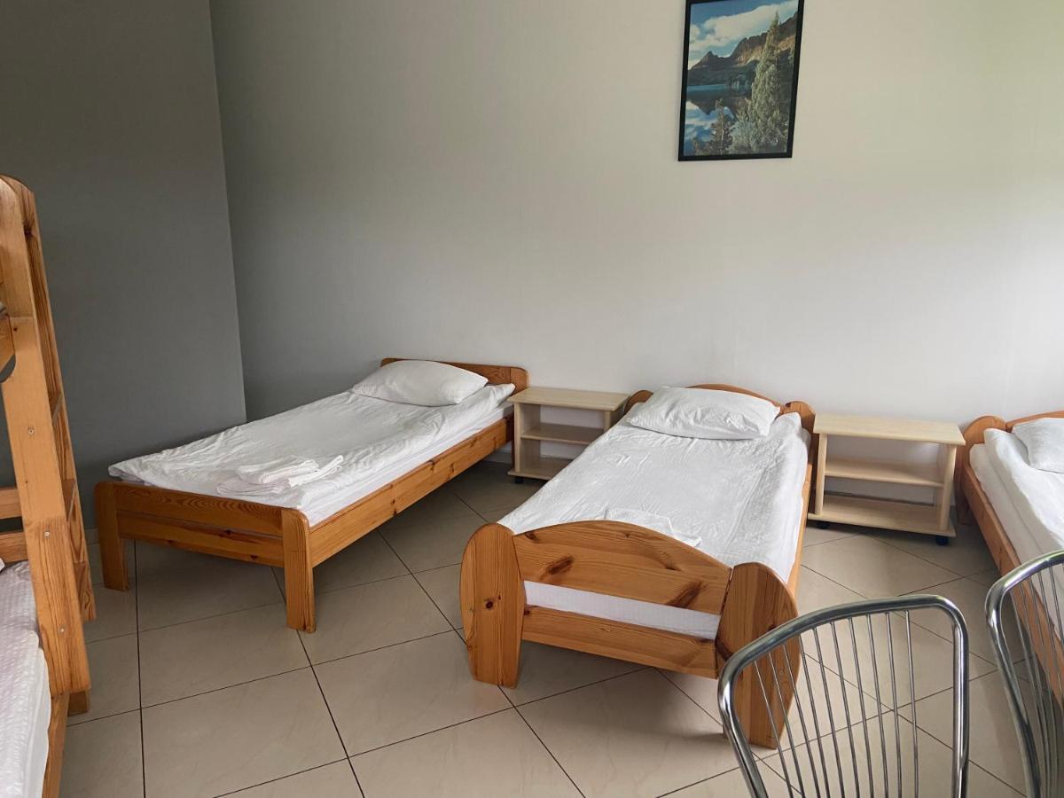 Zolta Walizka Gosciniec Hotel Podrzewie Exterior foto